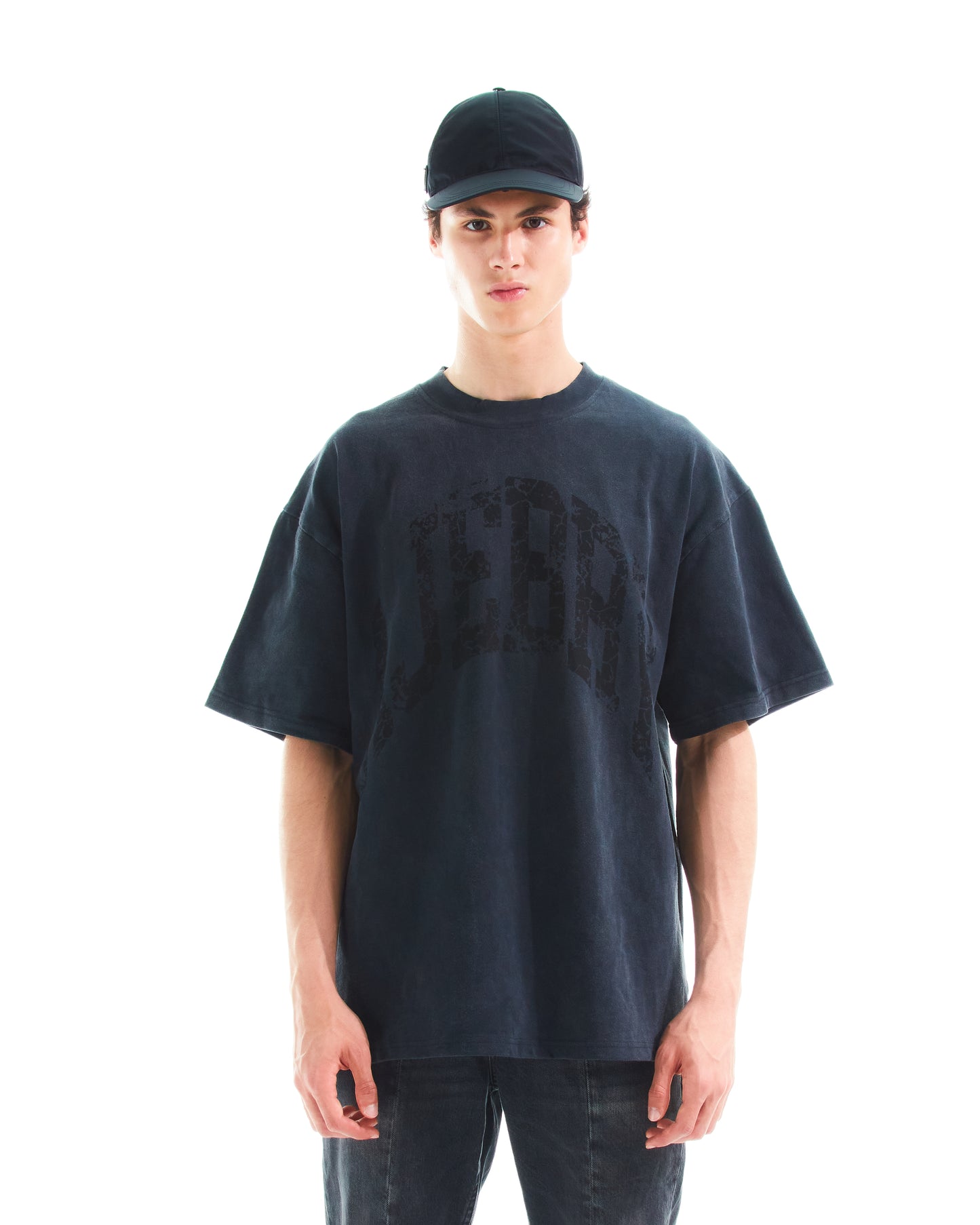 AJEBRY cracked collegiate logo tee - Vintage Black